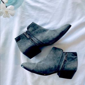 3/30$ Sam Edelman gray suede booties